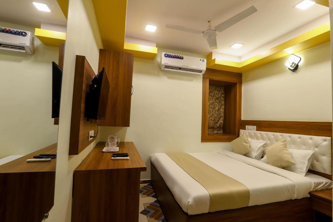 Hotel Jodiya - Near Cst Мумбай Екстериор снимка