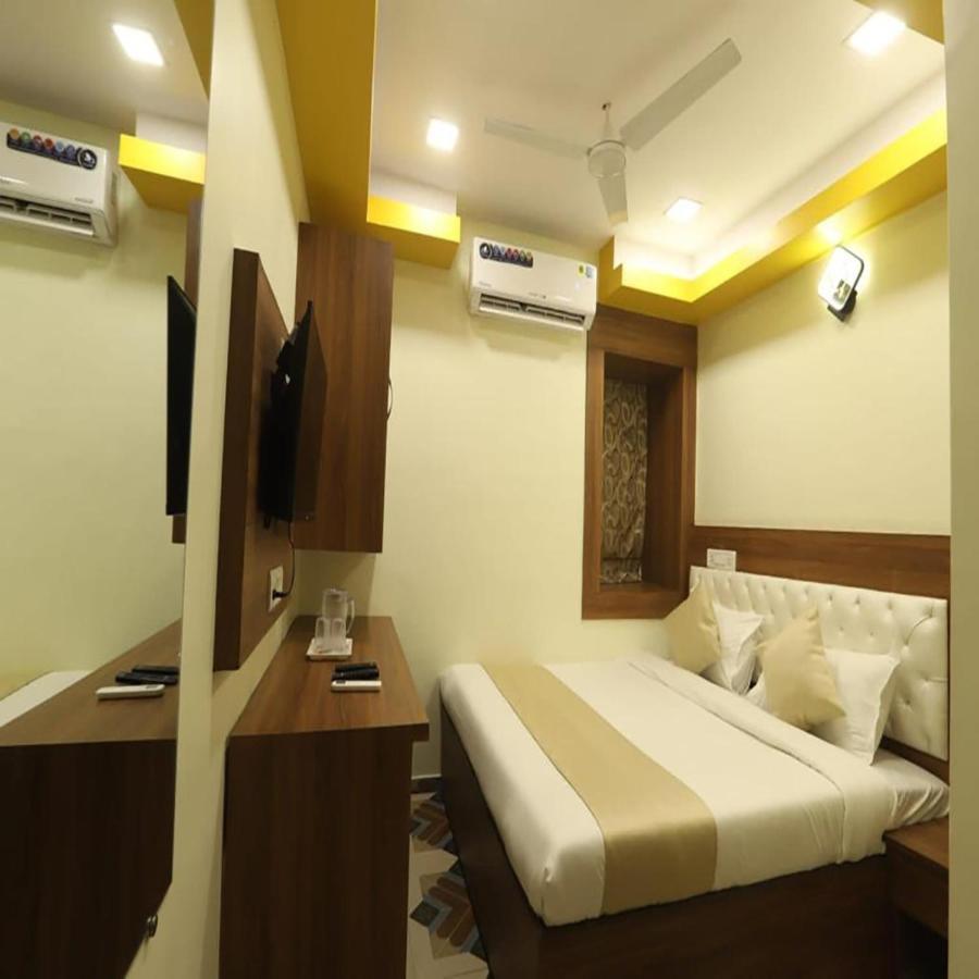 Hotel Jodiya - Near Cst Мумбай Екстериор снимка
