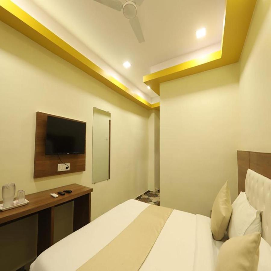 Hotel Jodiya - Near Cst Мумбай Екстериор снимка